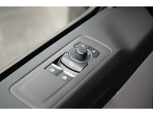 Ford E-Transit Custom E-Transit Custom 340 L2H1 Limited Apple carplay en Android auto | Full Led | 3 - Zitplaatsen | ActivLease financial lease