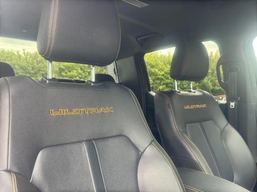 Ford Ranger Wildtrak Dubbel Cabine Plug-in Hybride Raptor Edition | Bullbar | Black Pack | LED | 5 pers. | Un... ActivLease financial lease
