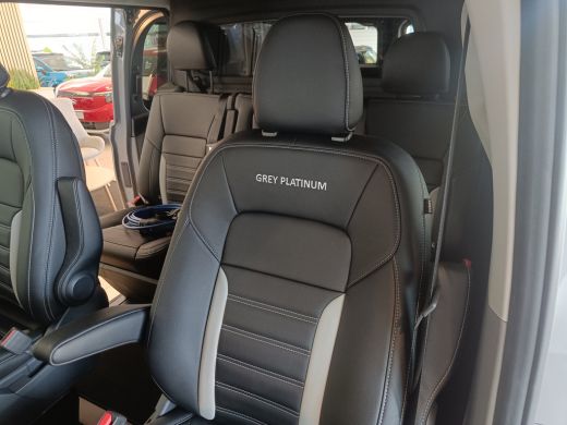 Ford Transit Custom 320 2.5 PHEV L2H1 Grey Platinum Dubbel Cabine ActivLease financial lease