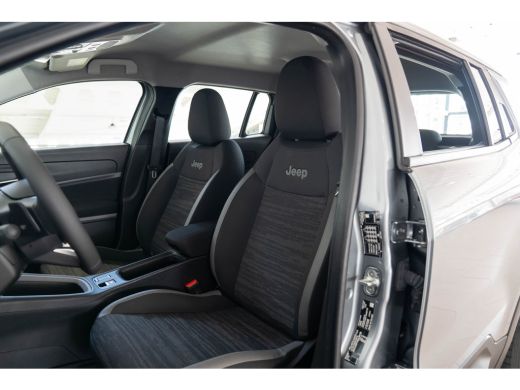 Jeep Avenger 1.2 e-Hybrid Longitude | Adaptive Cruise Controle | Navigatie | Parkeersensoren | LED | Apple Car... ActivLease financial lease