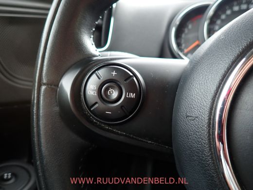 Mini Countryman 2.0 Cooper S KEYLESS / HEAD-UP / SCHUIF-KANTELDAK / CARPLAY ActivLease financial lease