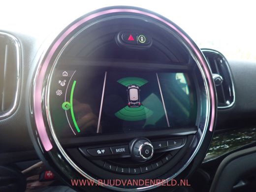 Mini Countryman 2.0 Cooper S KEYLESS / HEAD-UP / SCHUIF-KANTELDAK / CARPLAY ActivLease financial lease