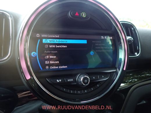Mini Countryman 2.0 Cooper S KEYLESS / HEAD-UP / SCHUIF-KANTELDAK / CARPLAY ActivLease financial lease