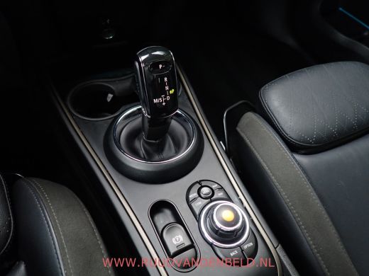 Mini Countryman 2.0 Cooper S KEYLESS / HEAD-UP / SCHUIF-KANTELDAK / CARPLAY ActivLease financial lease