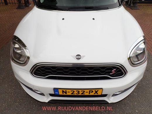 Mini Countryman 2.0 Cooper S KEYLESS / HEAD-UP / SCHUIF-KANTELDAK / CARPLAY ActivLease financial lease