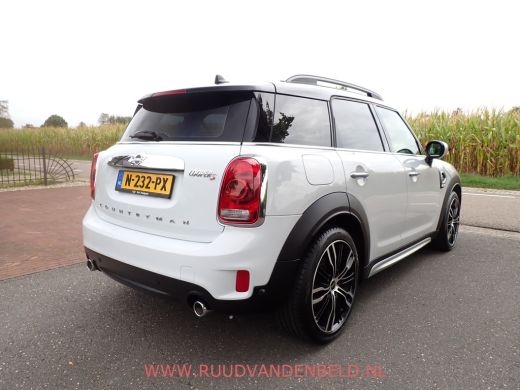 Mini Countryman 2.0 Cooper S KEYLESS / HEAD-UP / SCHUIF-KANTELDAK / CARPLAY ActivLease financial lease