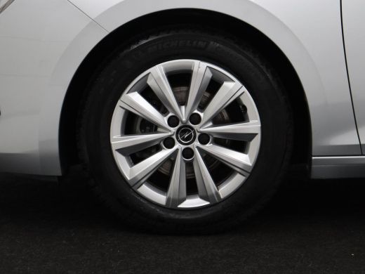 Opel Astra 1.2 Business Edition | Stuur/stoel verwarming | Carplay | Camera | Park assist | Adaptive cruise ... ActivLease financial lease