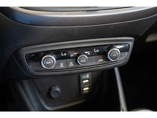 Opel Crossland X 1.2 Turbo 110PK Innovation | Climate Controle | Navigatie | Parkeersensoren | Apple Carplay & And... ActivLease financial lease