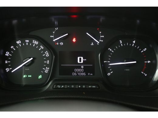 Opel Vivaro 2.0D L3H1 | Clima | Cruise | Carplay | 3 Zits | Parkeersens. | Stoelverwarming ActivLease financial lease