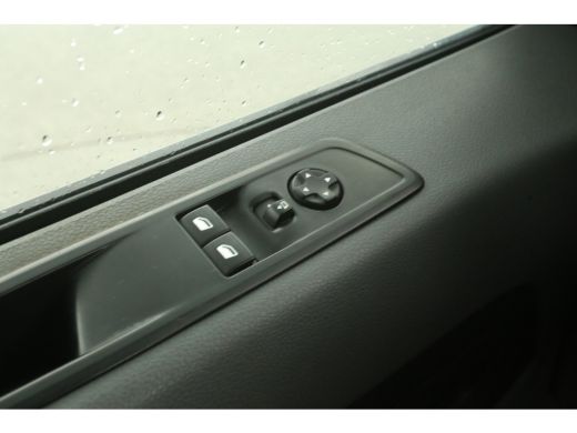 Opel Vivaro 2.0D L3H1 | Clima | Cruise | Carplay | 3 Zits | Parkeersens. | Stoelverwarming ActivLease financial lease
