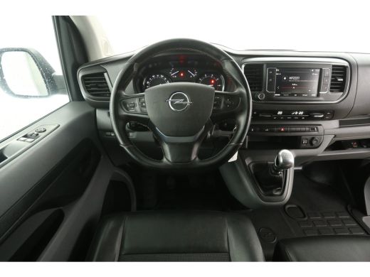 Opel Vivaro 2.0D L3H1 | Clima | Cruise | Carplay | 3 Zits | Parkeersens. | Stoelverwarming ActivLease financial lease