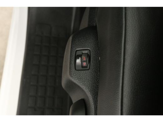 Opel Vivaro 2.0D L3H1 | Clima | Cruise | Carplay | 3 Zits | Parkeersens. | Stoelverwarming ActivLease financial lease