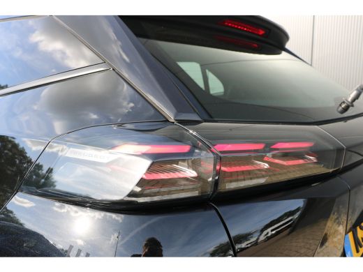 Peugeot 2008 1.2 Hybrid 136 Style | Airco | Parkeersensoren achter | LED Koplampen | Cruise control | DAB | ActivLease financial lease