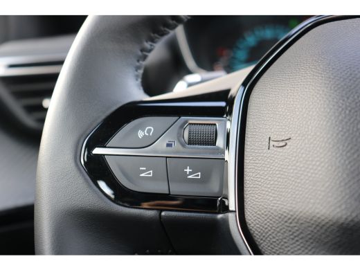 Peugeot 2008 1.2 Hybrid 136 Style | Airco | Parkeersensoren achter | LED Koplampen | Cruise control | DAB | ActivLease financial lease