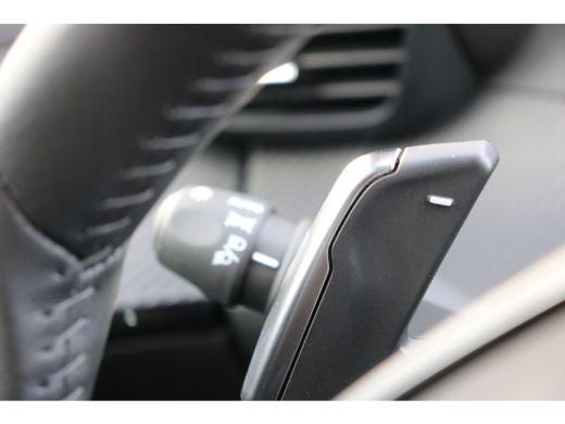 Peugeot 2008 1.2 Hybrid 136 Style | Airco | Parkeersensoren achter | LED Koplampen | Cruise control | DAB | ActivLease financial lease
