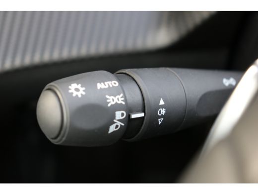 Peugeot 2008 1.2 Hybrid 136 Style | Airco | Parkeersensoren achter | LED Koplampen | Cruise control | DAB | ActivLease financial lease
