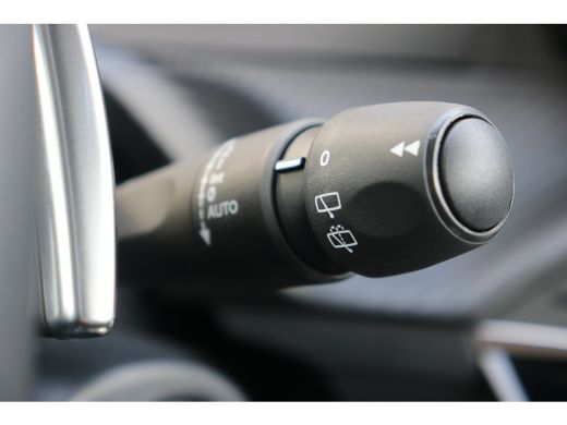 Peugeot 2008 1.2 Hybrid 136 Style | Airco | Parkeersensoren achter | LED Koplampen | Cruise control | DAB | ActivLease financial lease