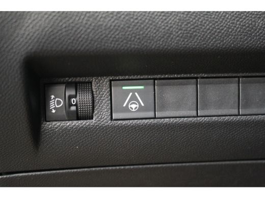 Peugeot 2008 1.2 Hybrid 145 Allure | Adap. Cruise C. | Climate C. | CarPlay | PDC V&A | Half Leder | Navigatie... ActivLease financial lease