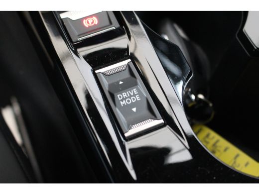 Peugeot 2008 1.2 Hybrid 145 Allure | Adap. Cruise C. | Climate C. | CarPlay | PDC V&A | Half Leder | Navigatie... ActivLease financial lease