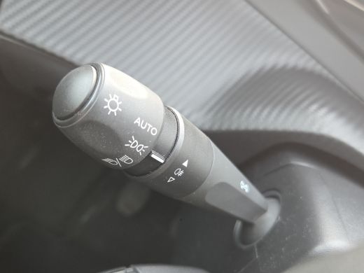 Peugeot 2008 1.2 PureTech Active Pack Trekhaak | Camera | Stoelverwarming | Full map navigatie | Carplay/andro... ActivLease financial lease