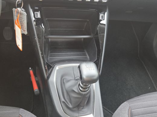 Peugeot 2008 1.2 PureTech Active Pack Trekhaak | Camera | Stoelverwarming | Full map navigatie | Carplay/andro... ActivLease financial lease
