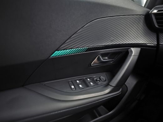 Peugeot 2008 1.2 PureTech Allure Sport Automaat (VIRTUAL COCKPIT, APPLE CARPLAY, STOELVERWARMING, LEDER, SPORT... ActivLease financial lease