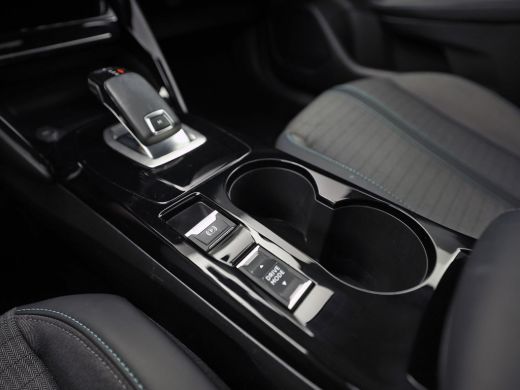 Peugeot 2008 1.2 PureTech Allure Sport Automaat (VIRTUAL COCKPIT, APPLE CARPLAY, STOELVERWARMING, LEDER, SPORT... ActivLease financial lease