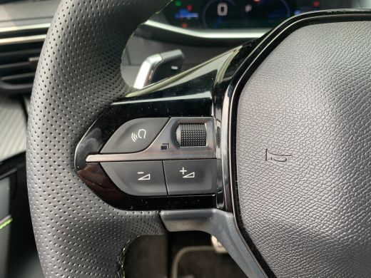 Peugeot 208 1.2 Hybrid 110 e-DCS6 GT Airco | 360 Camera | Cruise Control Adaptief | DAB | Keyless | LED | LMV... ActivLease financial lease