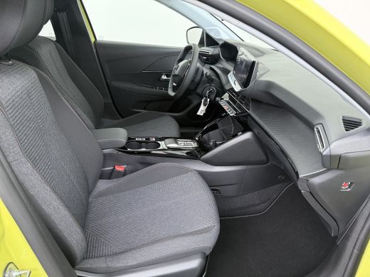 Peugeot 208 | Demo Deal | 1.2 Hybrid 110 e-DCS6 Business | Automatische verlichting | Elektrische parkeerrem ... ActivLease financial lease