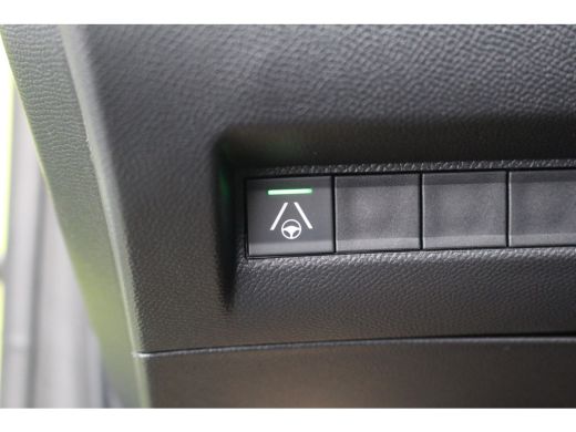 Peugeot 208 1.2 Hybrid 145 e-DCS6 GT | CarPlay | Full-LED | Climate & Cruise C. | KeyLess | Sfeerverl. | PDC ... ActivLease financial lease