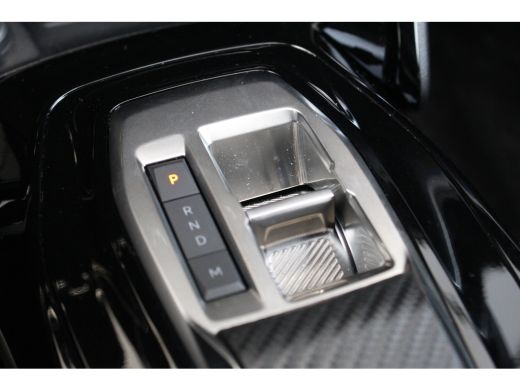 Peugeot 208 1.2 Hybrid 145 e-DCS6 GT | CarPlay | Full-LED | Climate & Cruise C. | KeyLess | Sfeerverl. | PDC ... ActivLease financial lease