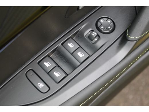 Peugeot 208 1.2 Hybrid 145 e-DCS6 GT | CarPlay | Full-LED | Climate & Cruise C. | KeyLess | Sfeerverl. | PDC ... ActivLease financial lease