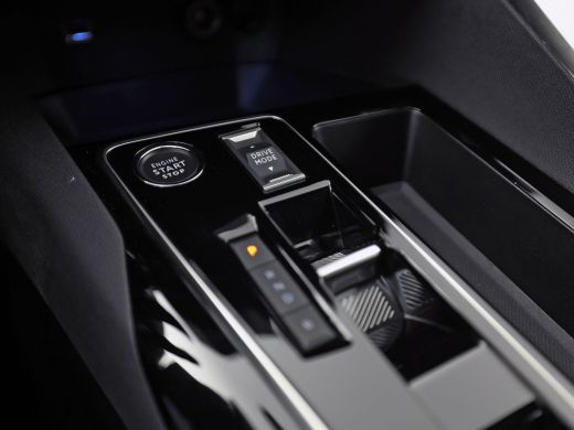 Peugeot 3008 1.6 HYbrid 225 Allure Sport 225Pk Automaat (APPLE CARPLAY, GROOT NAVI, 99% SOH, 360 CAMERA, LEDER... ActivLease financial lease