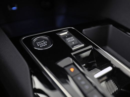 Peugeot 3008 1.6 HYbrid 225 Allure Sport 225Pk Automaat (APPLE CARPLAY, GROOT NAVI, KEYLESS, LEDER, 360 CAMERA... ActivLease financial lease