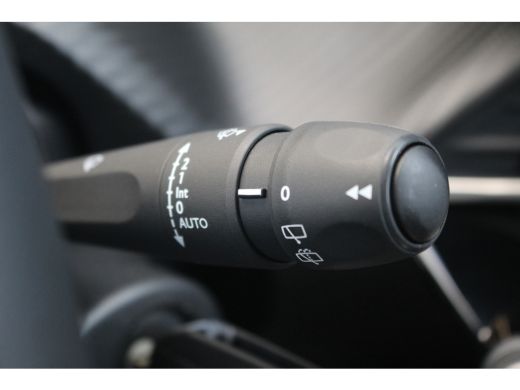 Peugeot e-208 EV Style 50 kWh | Carplay | Cruise | DAB | Climate | LED | PDC A | Elek. Ramen | Carplay | Cruise... ActivLease financial lease