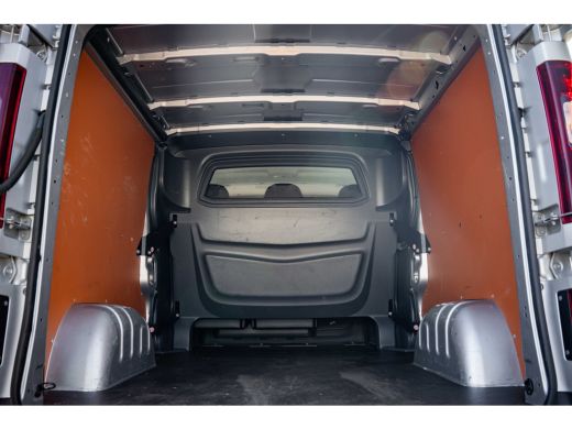 Renault Trafic 1.6 dCi 125PK L2H1 | DC 5-Zits | Camera | Cruise | Airco | Trekhaak ActivLease financial lease