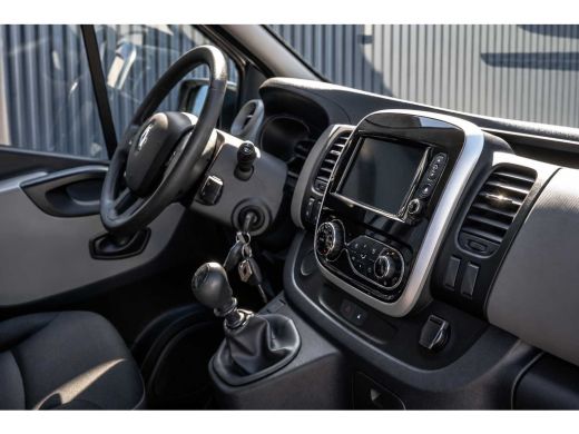 Renault Trafic 1.6 dCi 125PK L2H1 | DC 5-Zits | Camera | Cruise | Airco | Trekhaak ActivLease financial lease