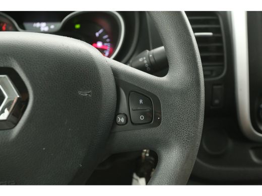 Renault Trafic 2.0 dCi 145PK T29 L2H1 | DC | 6 Zits | Airco | Cruise | Parkeersens. | Trekhaak | Carplay ActivLease financial lease