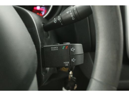 Renault Trafic 2.0 dCi 145PK T29 L2H1 | DC | 6 Zits | Airco | Cruise | Parkeersens. | Trekhaak | Carplay ActivLease financial lease