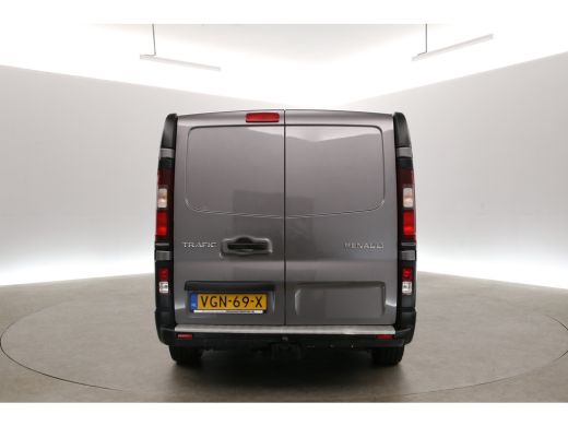 Renault Trafic 2.0 dCi 145PK T29 L2H1 | DC | 6 Zits | Airco | Cruise | Parkeersens. | Trekhaak | Carplay ActivLease financial lease