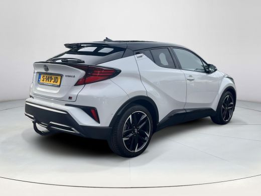 Toyota C-HR 1.8 Hybrid GR-Sport | Trekhaak | Stoel- + stuurverwarming | Carplay | Dode hoek waarschuwing | ActivLease financial lease