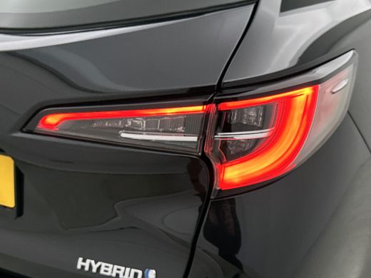 Toyota Corolla Touring Sports 1.8 Hybrid Business / Pdc+Camera / Radio multimedia / Airco-ecc. / Apk 09-2027 ActivLease financial lease