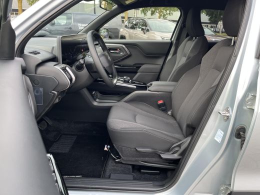 Toyota Urban Cruiser Dynamic 61 kWh | &euro; 3.000 extra inruilwaarde | ActivLease financial lease