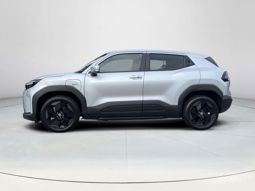 Toyota Urban Cruiser Dynamic 61 kWh | &euro; 3.000 extra inruilwaarde | ActivLease financial lease