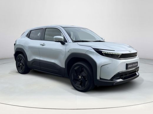 Toyota Urban Cruiser Dynamic 61 kWh | &euro; 3.000 extra inruilwaarde | ActivLease financial lease