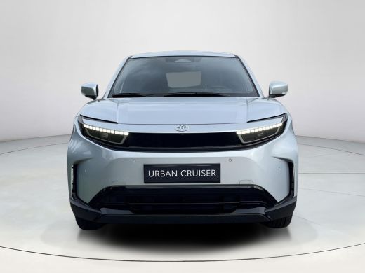 Toyota Urban Cruiser Dynamic 61 kWh | &euro; 3.000 extra inruilwaarde | ActivLease financial lease
