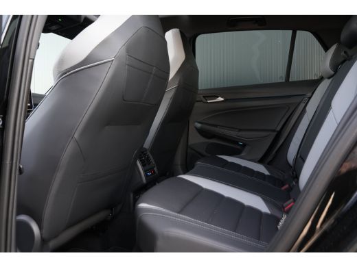Volkswagen Golf 272pk 1.5 eHybrid GTE | Lederen Bekleding | Camera | Trekhaak | Adaptive Cruise | Elektrisch Pano... ActivLease financial lease