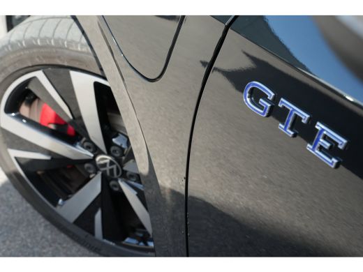 Volkswagen Golf 272pk 1.5 eHybrid GTE | Lederen Bekleding | Camera | Trekhaak | Adaptive Cruise | Elektrisch Pano... ActivLease financial lease