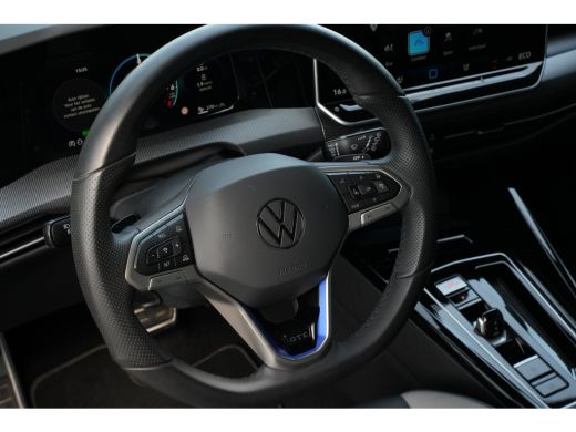 Volkswagen Golf 272pk 1.5 eHybrid GTE | Lederen Bekleding | Camera | Trekhaak | Adaptive Cruise | Elektrisch Pano... ActivLease financial lease