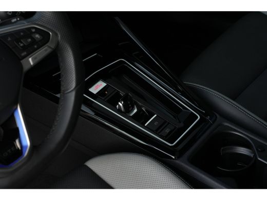 Volkswagen Golf 272pk 1.5 eHybrid GTE | Lederen Bekleding | Camera | Trekhaak | Adaptive Cruise | Elektrisch Pano... ActivLease financial lease